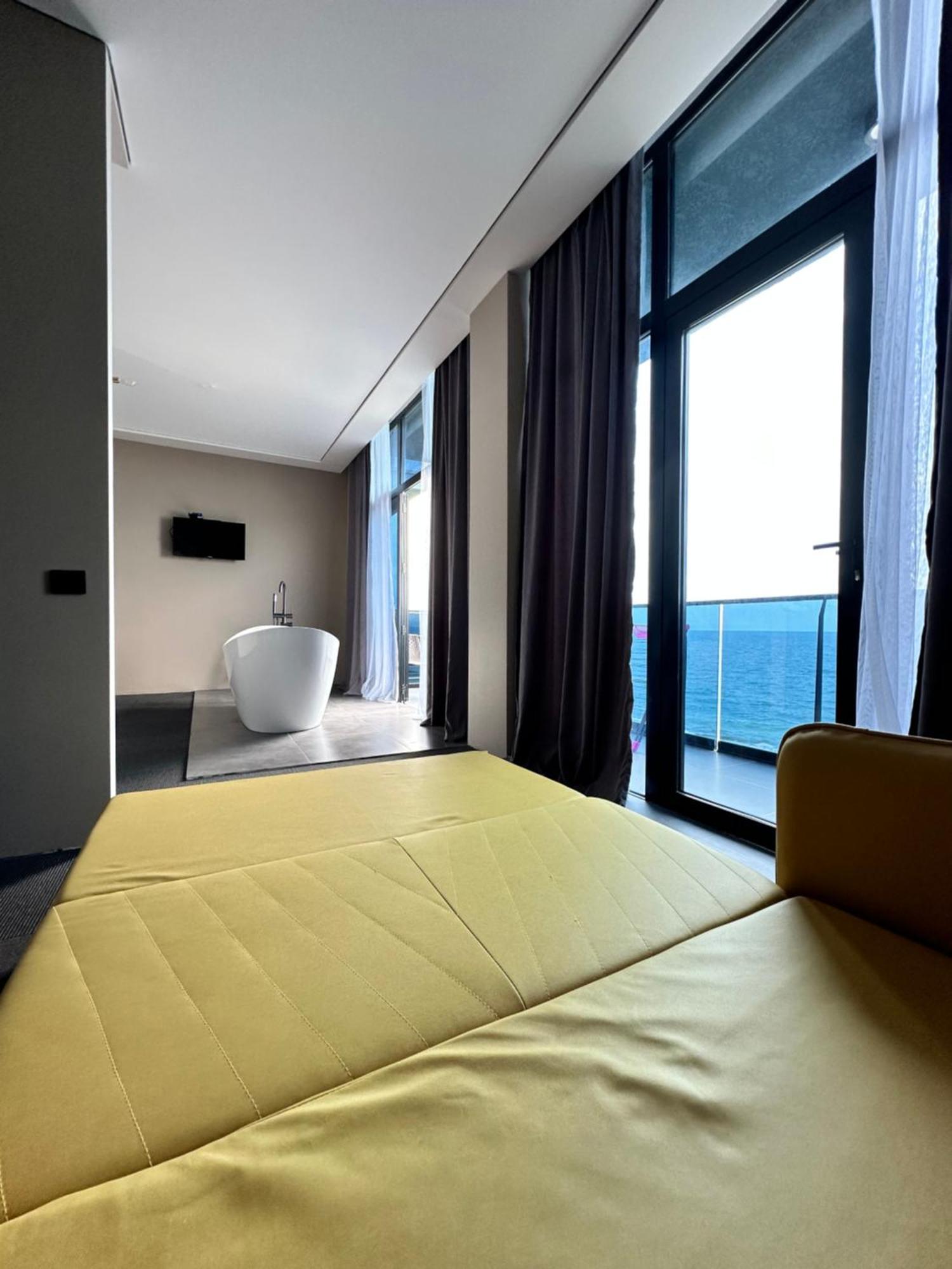 Hotel black sea Kobuleti Exteriör bild